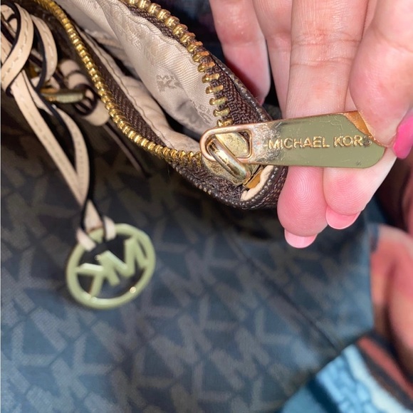 Michael Kors signature tote bag - Picture 7 of 12